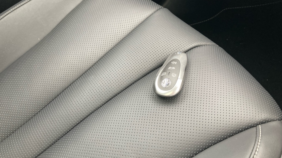 MG MGS9 1.5 T-GDI PHEV Premium 5dr Auto Estate - Image 20