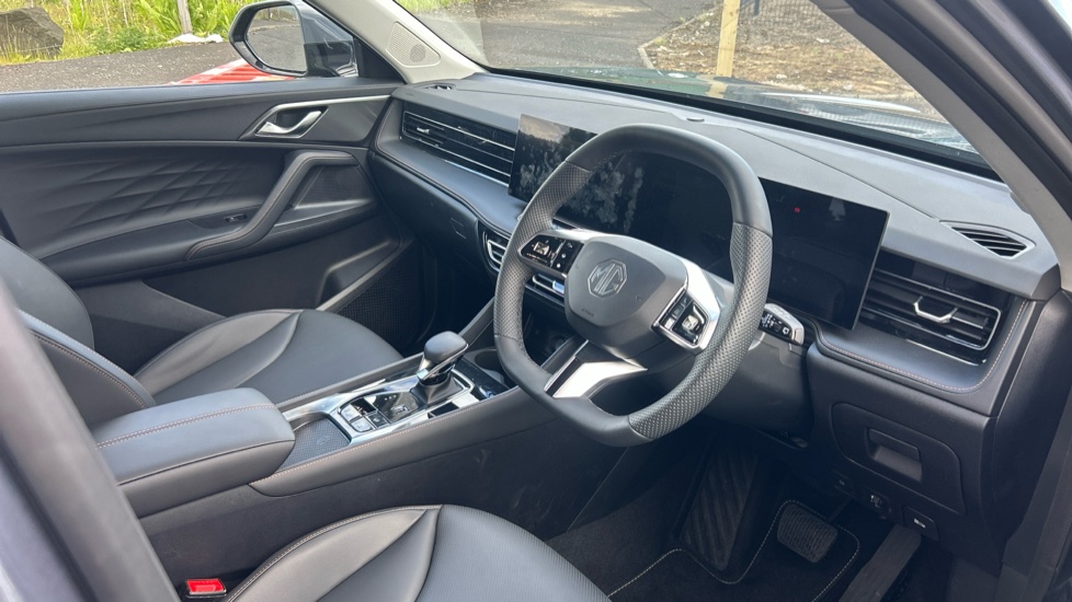 MG HS 1.5 T-GDI PHEV Trophy 5dr Auto Hatchback - Image 11