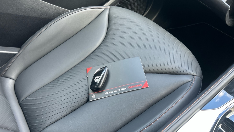 MG HS 1.5 T-GDI PHEV Trophy 5dr Auto Hatchback - Image 19