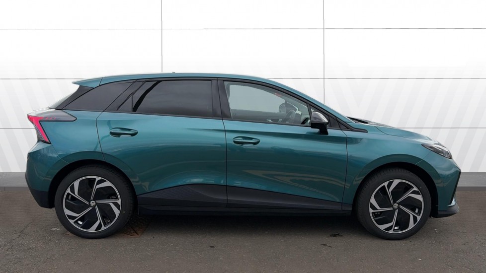 MG MG4 170kW Premium Long Range 64kWh 5dr Auto Electric Hatchback - Image 5