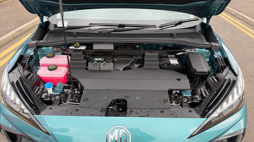 MG MG4 170kW Premium Long Range 64kWh 5dr Auto Electric Hatchback - Image 8