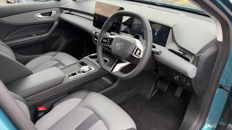 MG MG4 170kW Premium Long Range 64kWh 5dr Auto Electric Hatchback - Image 11