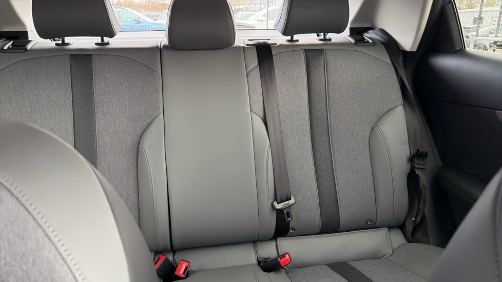 MG MG4 170kW Premium Long Range 64kWh 5dr Auto Electric Hatchback - Image 15
