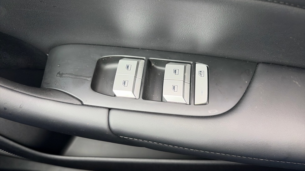 MG MG4 170kW Premium Long Range 64kWh 5dr Auto Electric Hatchback - Image 26