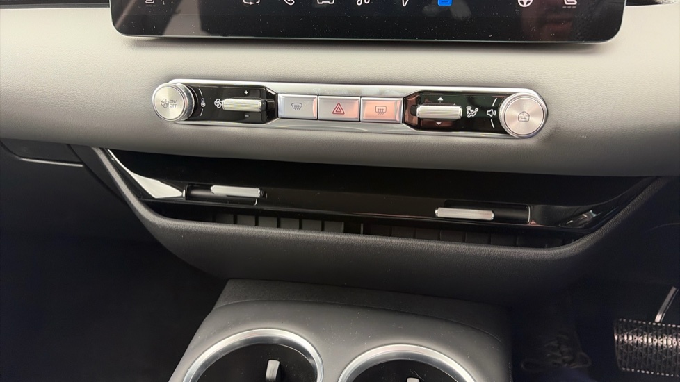 MG MG4 170kW Premium Long Range 64kWh 5dr Auto Electric Hatchback - Image 30