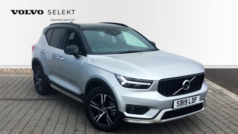 Nearly New Xc40 Volvo 2 0 T4 R Design 5dr Awd Geartronic 2019 Lookers