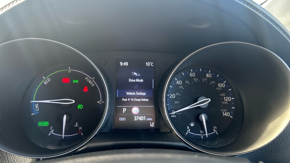 Toyota C-HR 1.8 Hybrid Design 5dr CVT Hybrid Hatchback - Image 11
