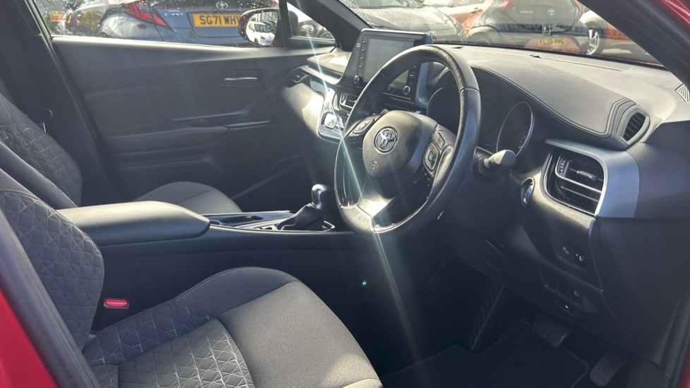 Toyota C-HR 1.8 Hybrid Design 5dr CVT Hybrid Hatchback - Image 12