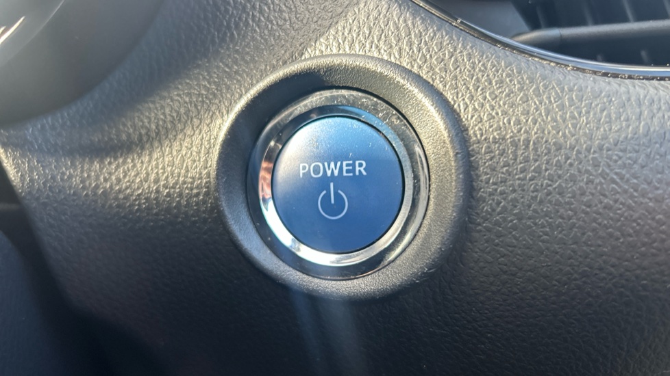 Toyota C-HR 1.8 Hybrid Design 5dr CVT Hybrid Hatchback - Image 16