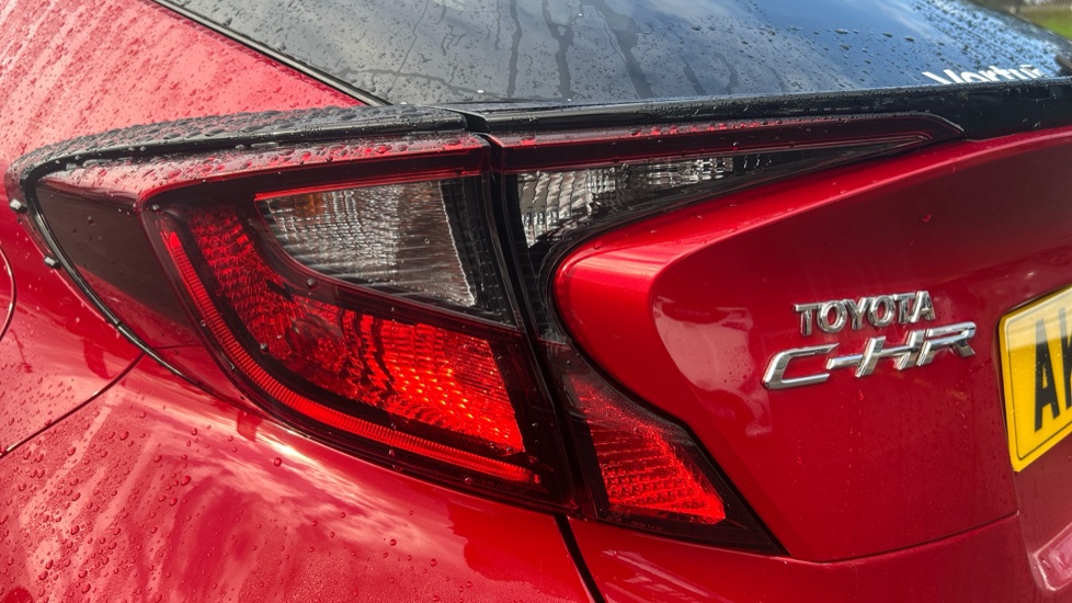 Toyota C-HR 1.8 Hybrid Design 5dr CVT Hybrid Hatchback - Image 21