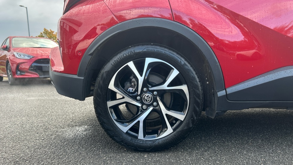 Toyota C-HR 1.8 Hybrid Design 5dr CVT Hybrid Hatchback - Image 25