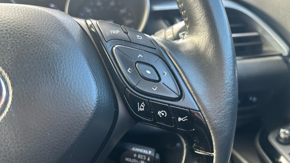 Toyota C-HR 1.8 Hybrid Design 5dr CVT Hybrid Hatchback - Image 29