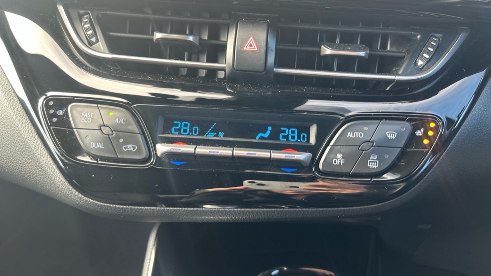 Toyota C-HR 1.8 Hybrid Design 5dr CVT Hybrid Hatchback - Image 34