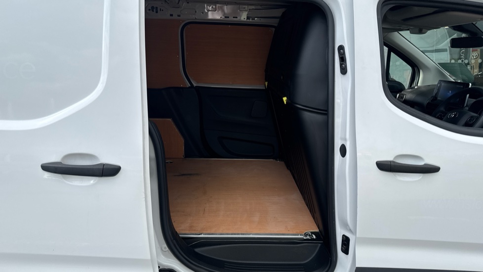 Toyota Proace City L1 Diesel 1.5D 100 Icon Van [6 Speed] - Image 8