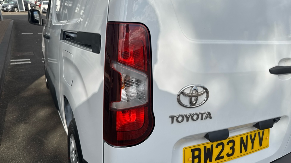 Toyota Proace City L1 Diesel 1.5D 100 Icon Van [6 Speed] - Image 21