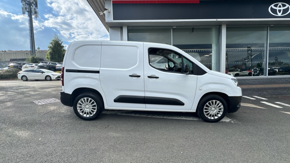 Toyota Proace City L1 Diesel 1.5D 100 Icon Van [6 Speed] - Image 23
