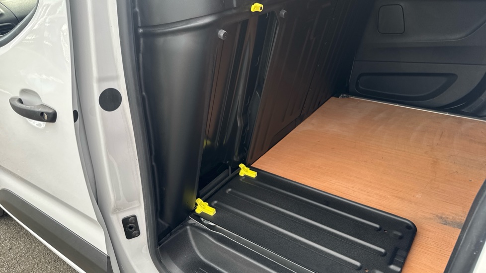 Toyota Proace City L1 Diesel 1.5D 100 Icon Van [6 Speed] - Image 32