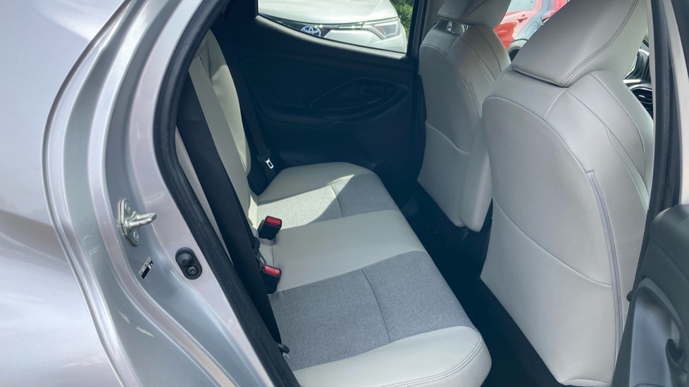 Toyota Yaris 1.5 Hybrid Excel 5dr CVT Hybrid Hatchback - Image 8
