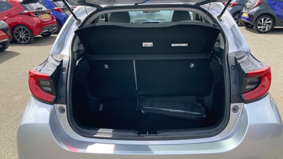 Toyota Yaris 1.5 Hybrid Excel 5dr CVT Hybrid Hatchback - Image 13