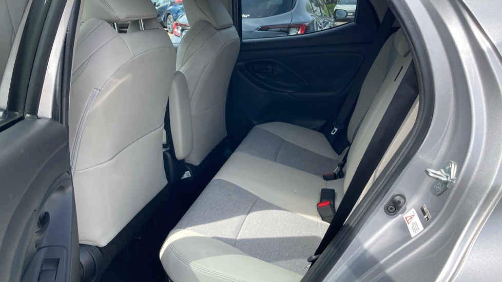 Toyota Yaris 1.5 Hybrid Excel 5dr CVT Hybrid Hatchback - Image 15