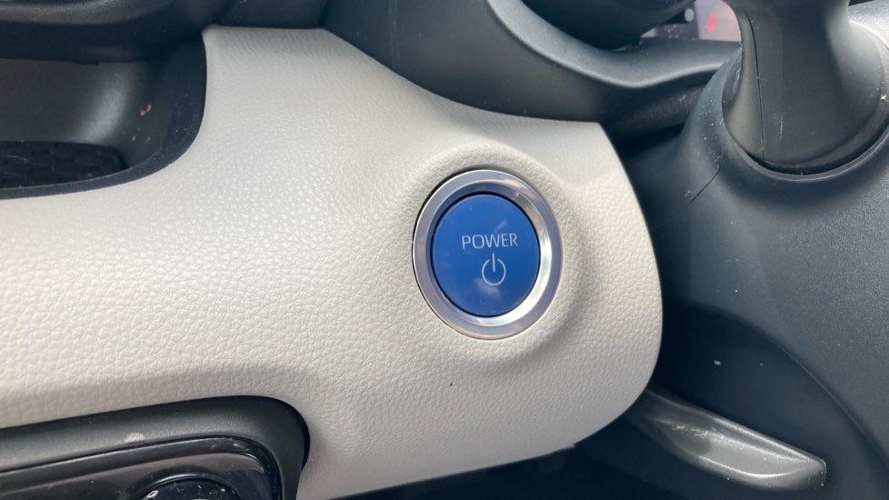 Toyota Yaris 1.5 Hybrid Excel 5dr CVT Hybrid Hatchback - Image 16