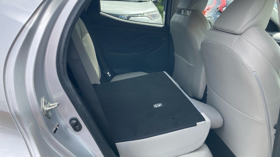 Toyota Yaris 1.5 Hybrid Excel 5dr CVT Hybrid Hatchback - Image 18