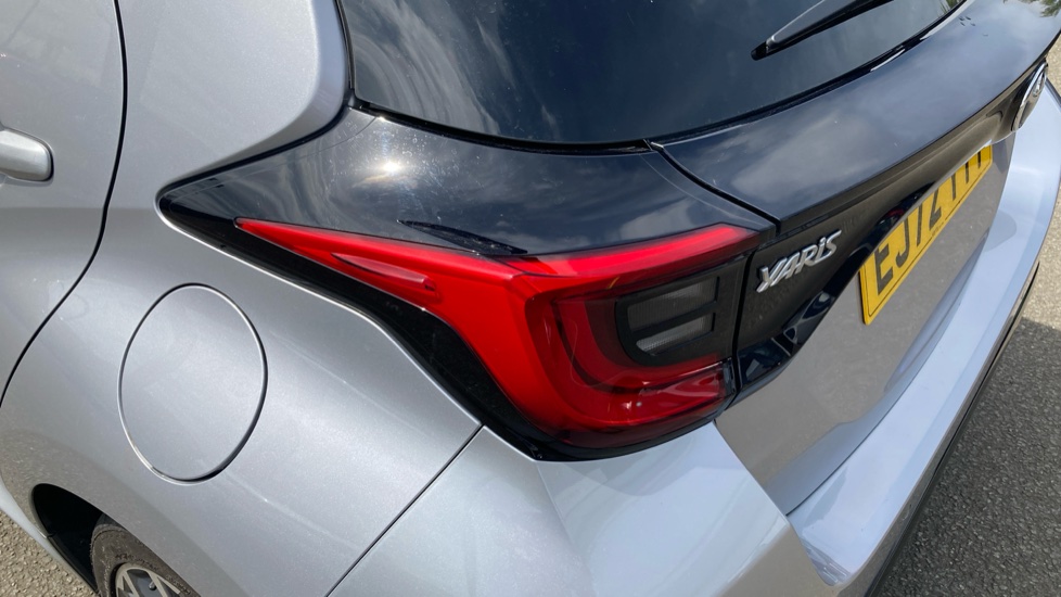 Toyota Yaris 1.5 Hybrid Excel 5dr CVT Hybrid Hatchback - Image 21