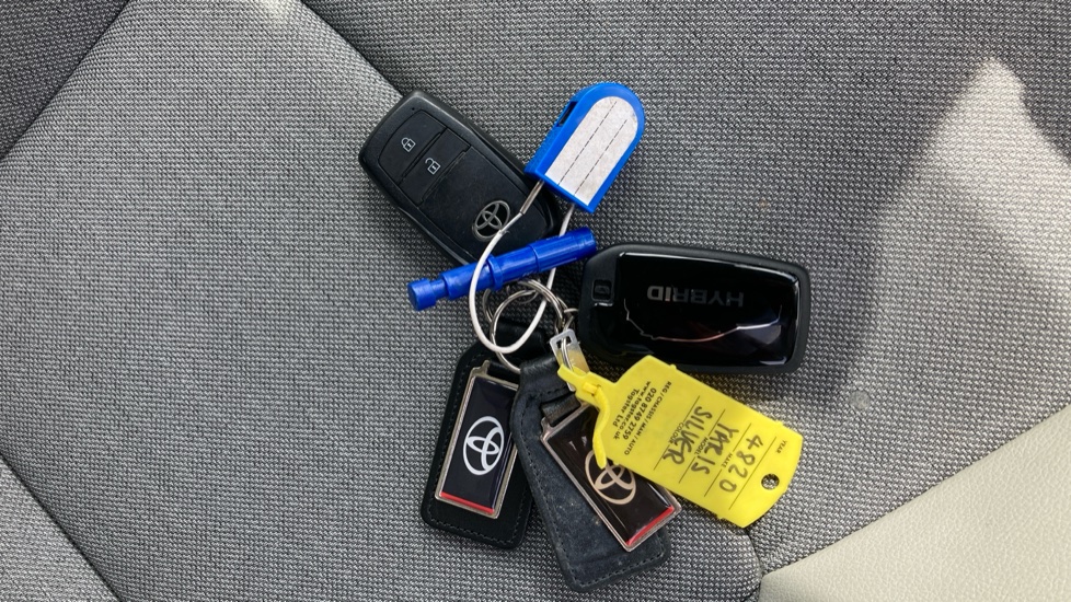 Toyota Yaris 1.5 Hybrid Excel 5dr CVT Hybrid Hatchback - Image 28