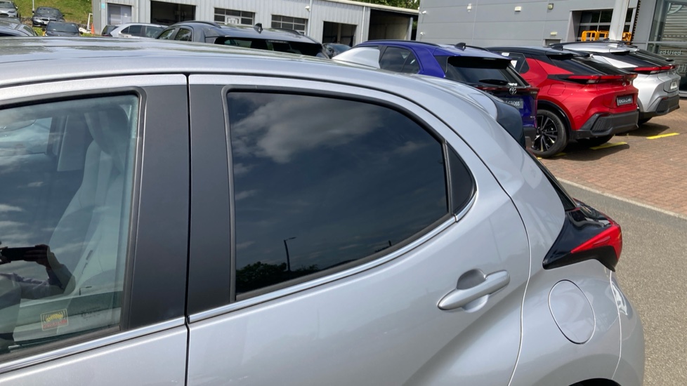 Toyota Yaris 1.5 Hybrid Excel 5dr CVT Hybrid Hatchback - Image 34