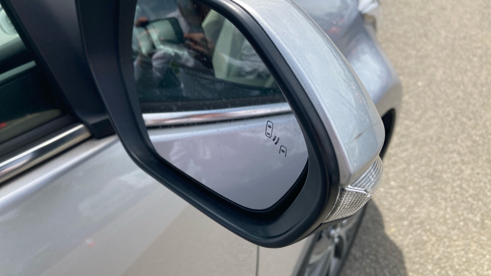 Toyota Yaris 1.5 Hybrid Excel 5dr CVT Hybrid Hatchback - Image 38
