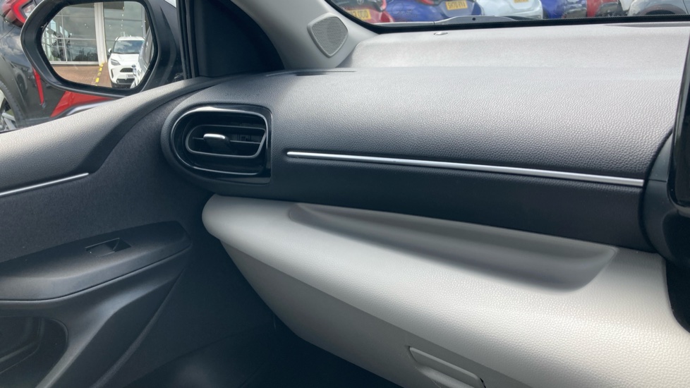 Toyota Yaris 1.5 Hybrid Excel 5dr CVT Hybrid Hatchback - Image 47