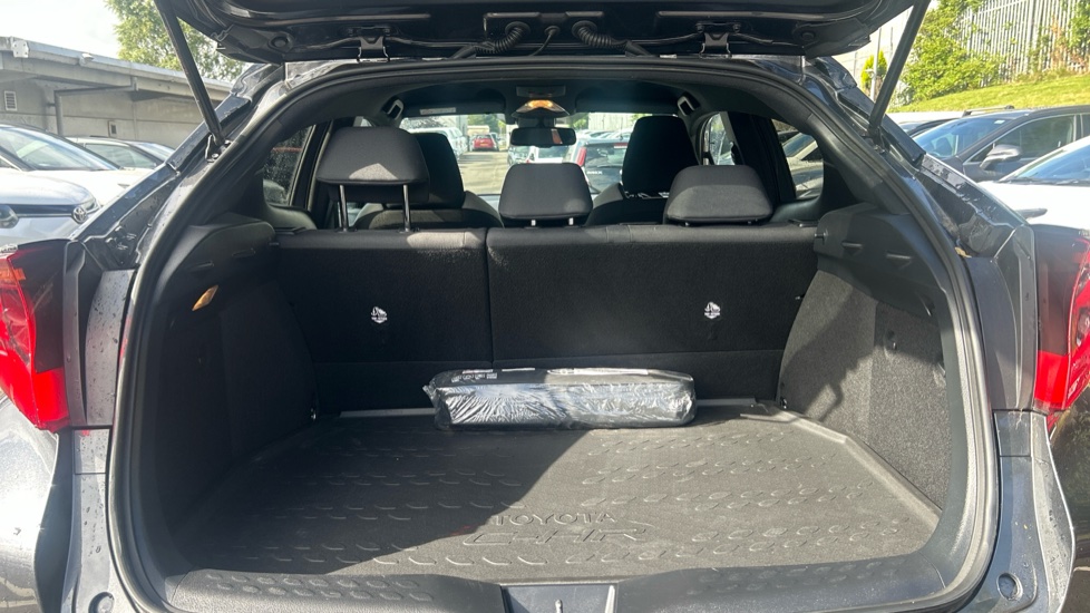 Toyota C-HR 2.0 Hybrid GR Sport 5dr CVT Hybrid Hatchback - Image 13