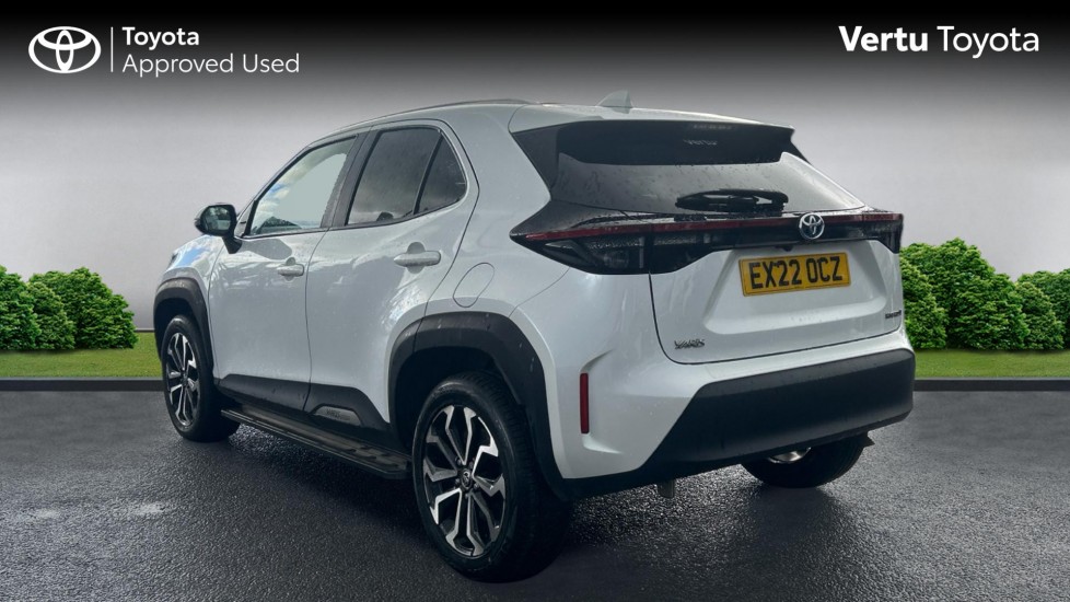 Toyota Yaris Cross 1.5 Hybrid Design 5dr CVT Hybrid Estate - Image 4