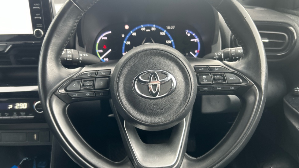 Toyota Yaris Cross 1.5 Hybrid Design 5dr CVT Hybrid Estate - Image 10