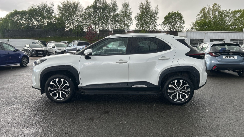 Toyota Yaris Cross 1.5 Hybrid Design 5dr CVT Hybrid Estate - Image 24
