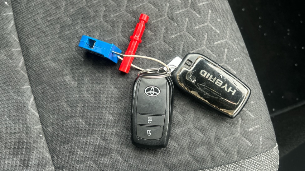 Toyota Yaris Cross 1.5 Hybrid Design 5dr CVT Hybrid Estate - Image 28