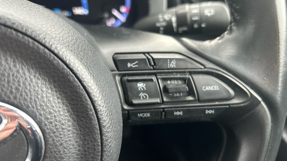 Toyota Yaris Cross 1.5 Hybrid Design 5dr CVT Hybrid Estate - Image 29