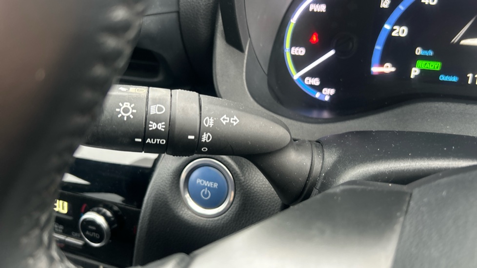 Toyota Yaris Cross 1.5 Hybrid Design 5dr CVT Hybrid Estate - Image 31
