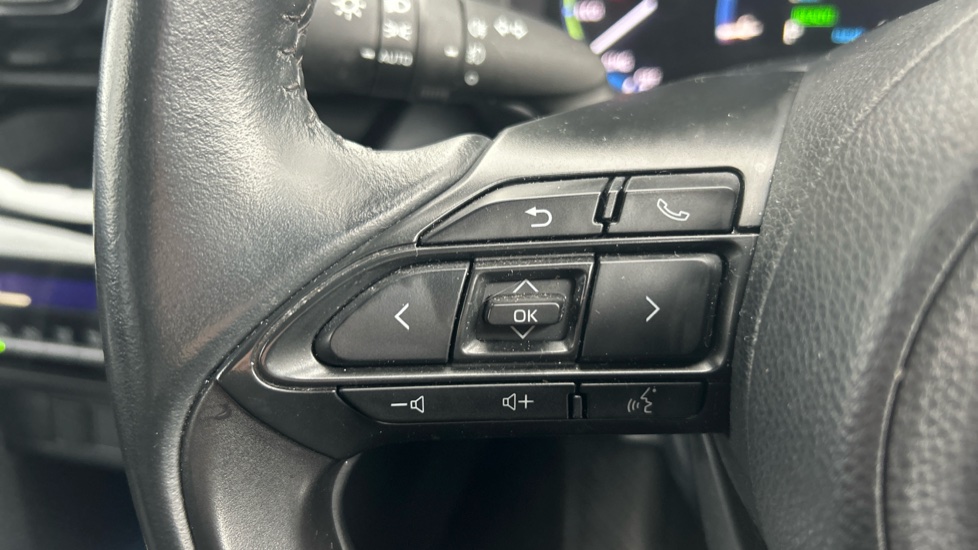 Toyota Yaris Cross 1.5 Hybrid Design 5dr CVT Hybrid Estate - Image 36