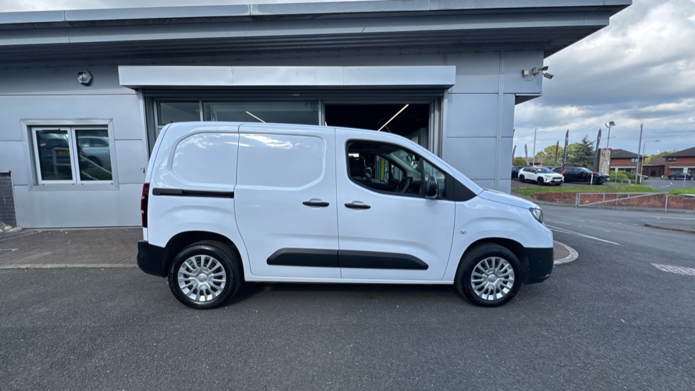 Toyota Proace City L1 Diesel 1.5D 100 Icon Van - Image 23
