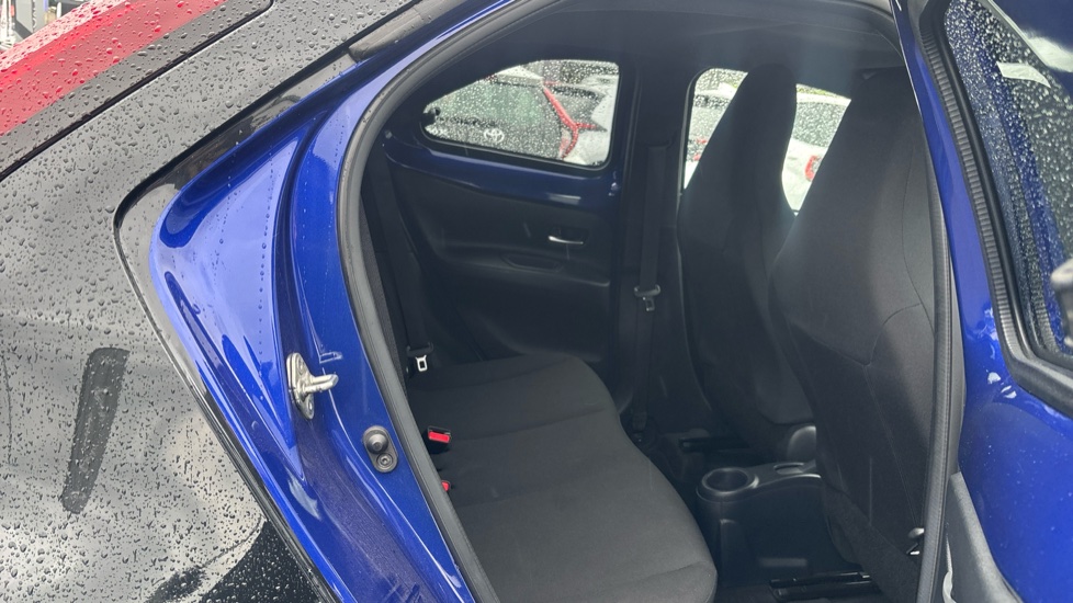 Toyota Aygo X 1.0 VVT-i Edge 5dr Petrol Hatchback - Image 8