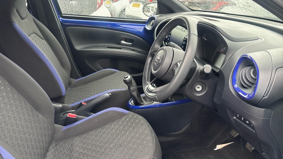 Toyota Aygo X 1.0 VVT-i Edge 5dr Petrol Hatchback - Image 12