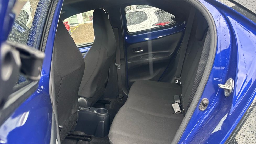 Toyota Aygo X 1.0 VVT-i Edge 5dr Petrol Hatchback - Image 15