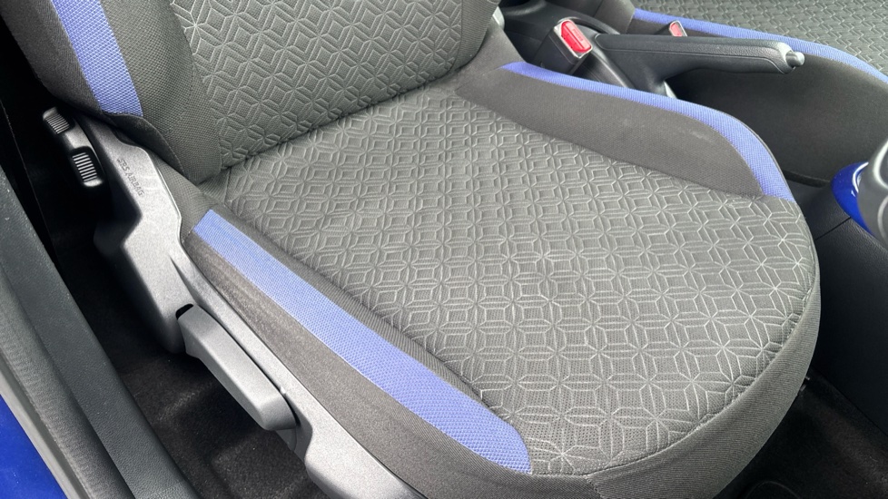 Toyota Aygo X 1.0 VVT-i Edge 5dr Petrol Hatchback - Image 17