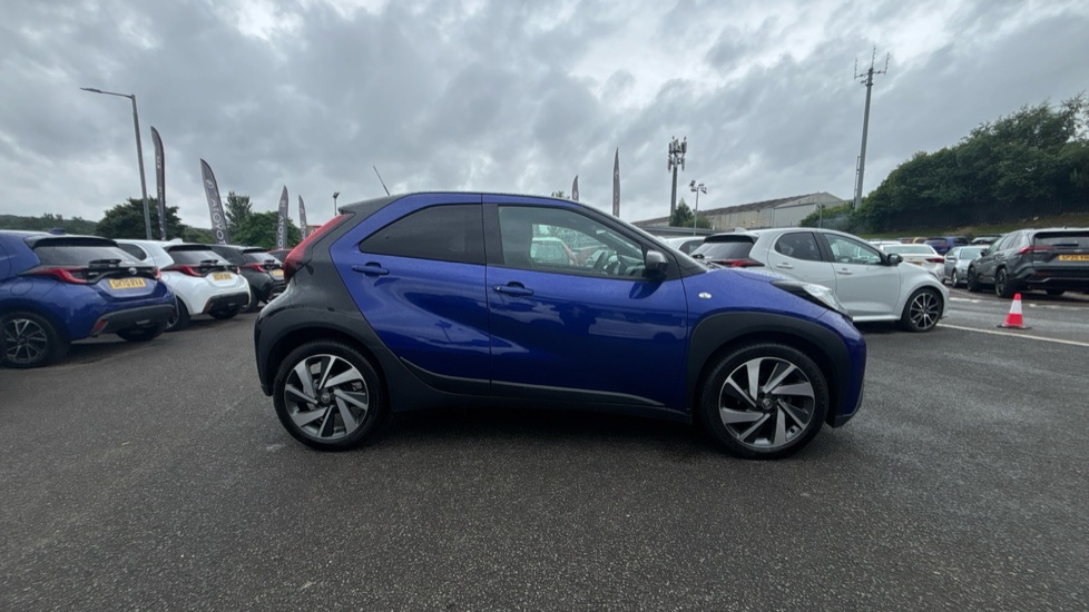 Toyota Aygo X 1.0 VVT-i Edge 5dr Petrol Hatchback - Image 23