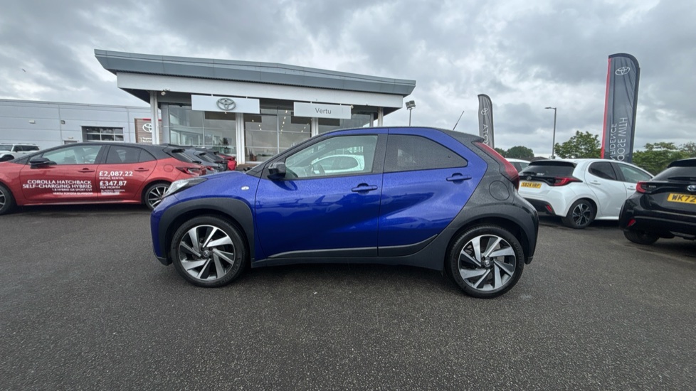 Toyota Aygo X 1.0 VVT-i Edge 5dr Petrol Hatchback - Image 24