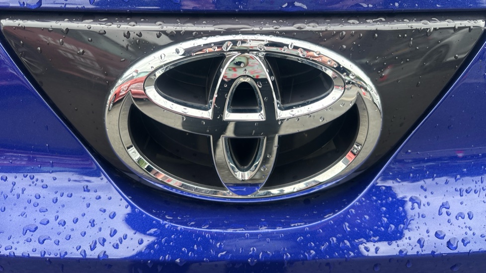 Toyota Aygo X 1.0 VVT-i Edge 5dr Petrol Hatchback - Image 33