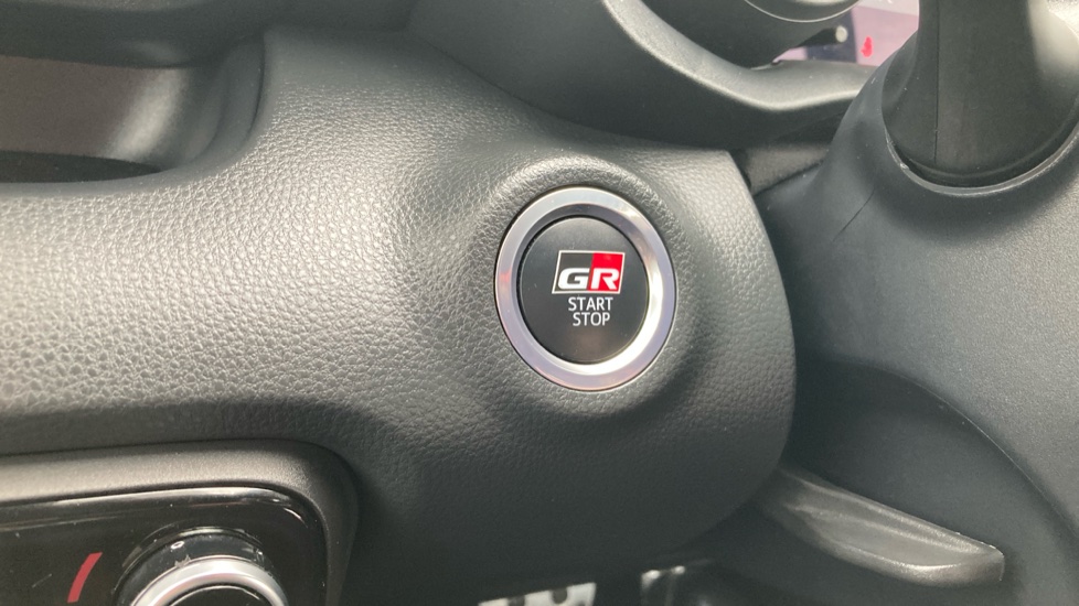 Toyota Yaris 1.5 Hybrid GR Sport 5dr CVT Hybrid Hatchback - Image 16