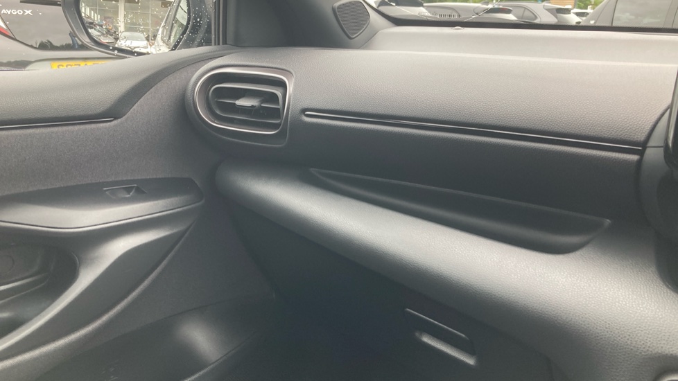 Toyota Yaris 1.5 Hybrid GR Sport 5dr CVT Hybrid Hatchback - Image 49