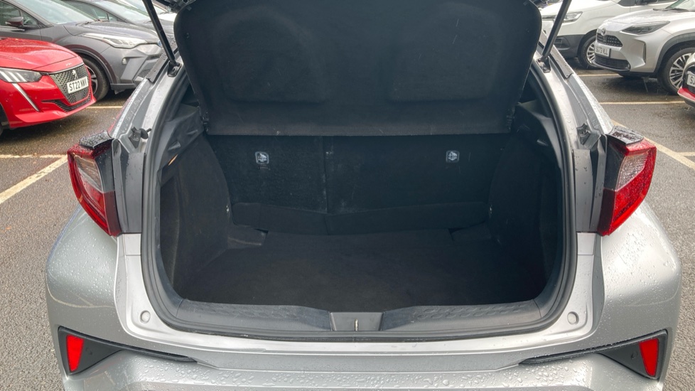 Toyota C-HR 1.8 Hybrid Design 5dr CVT Hybrid Hatchback - Image 13